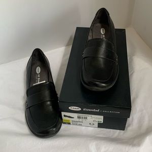 Dr Scholl’s casual loafers NIB never worn